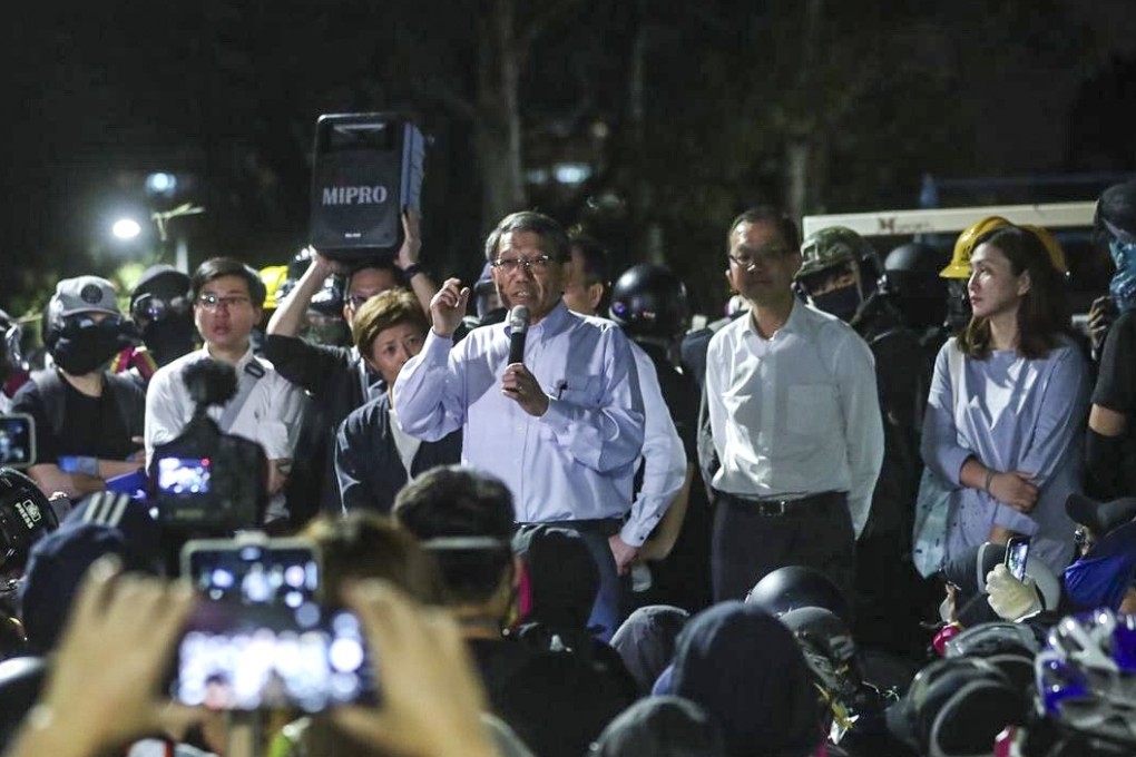 Rocky Tuan (centre) meets Chinese University students on November 12. Photo: Sam Tsang