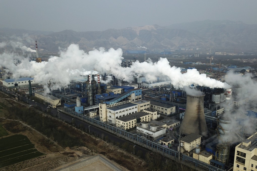 The official manufacturing purchasing managers’ index (PMI) rose to 50.2 in November from 49.3 in October and above the 49.5 predicted in a Bloomberg poll of analysts. Photo: AP