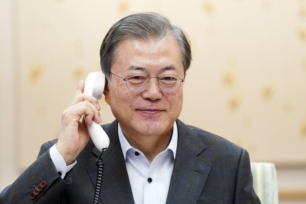 South Korean President Moon Jae-in talks on the phone on December 7 with US President Donald Trump. Trump has hinted at the possibility of reducing US troops in South Korea. Photo: DPA