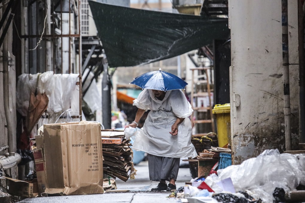 One Hongkonger in every five was living below the poverty line last year, official figures show. Photo: Felix Wong