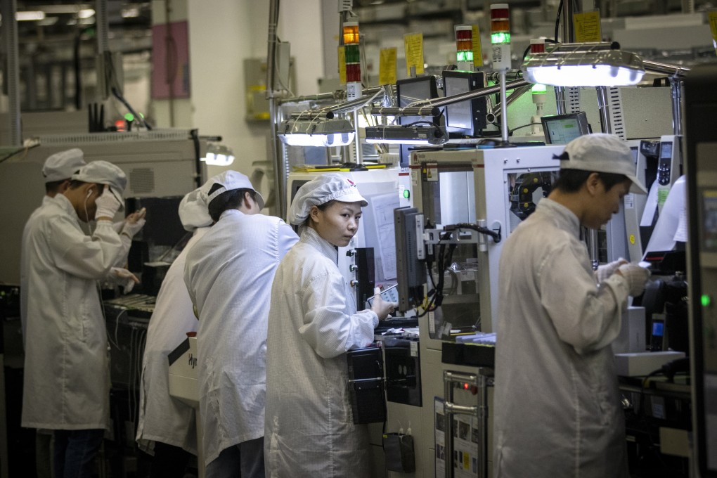 People work at a Huawei factory in Dongguan, Guangdong Province, China, 10 December 2019. Photo: EPA-EFE