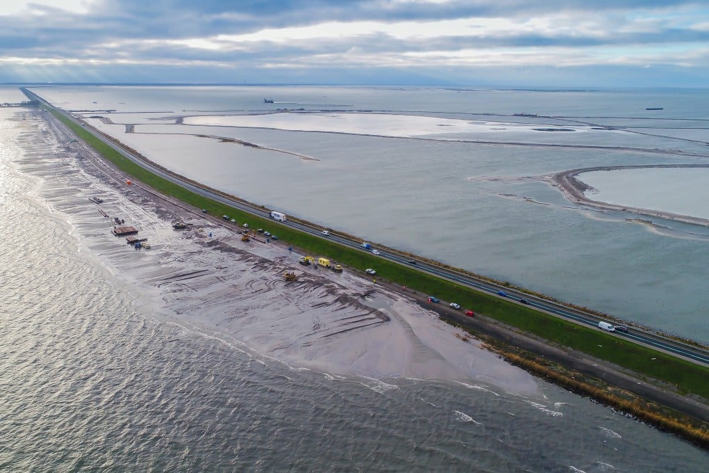 A view of the Houtribdijk near Enkhuizen, northern Netherlands, a major dyke to protect the low-laying country against rising water levels. File photo: AFP