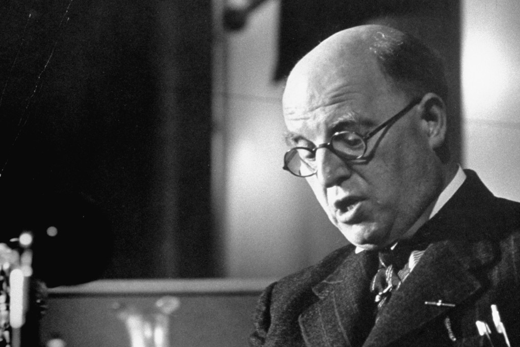 Denis Pritt speaks at the communist-inspired Paris Peace Congress, in 1949. Photo: Getty Images