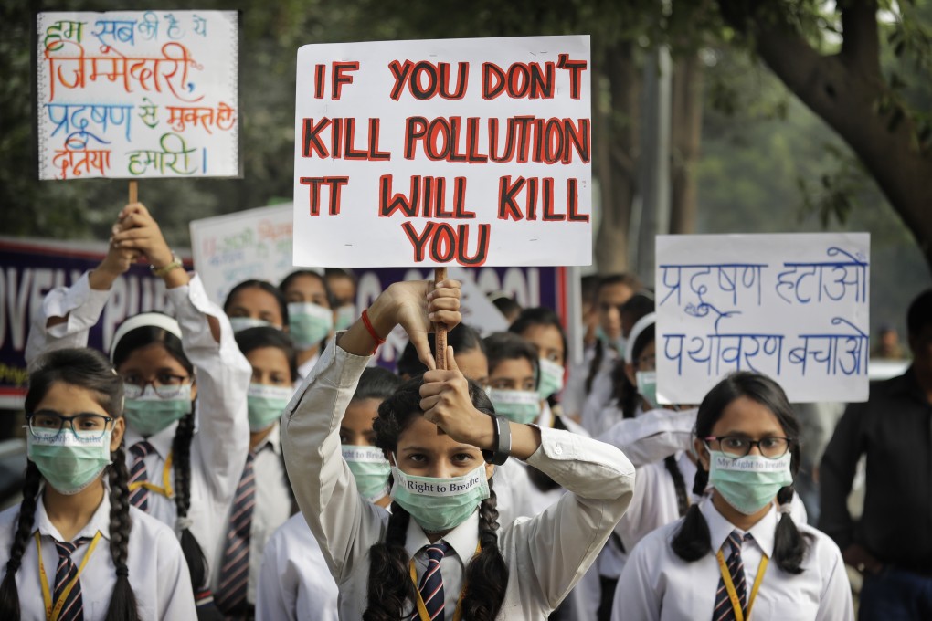 Schoolchildren protest air pollution in New Delhi. Photo: AP