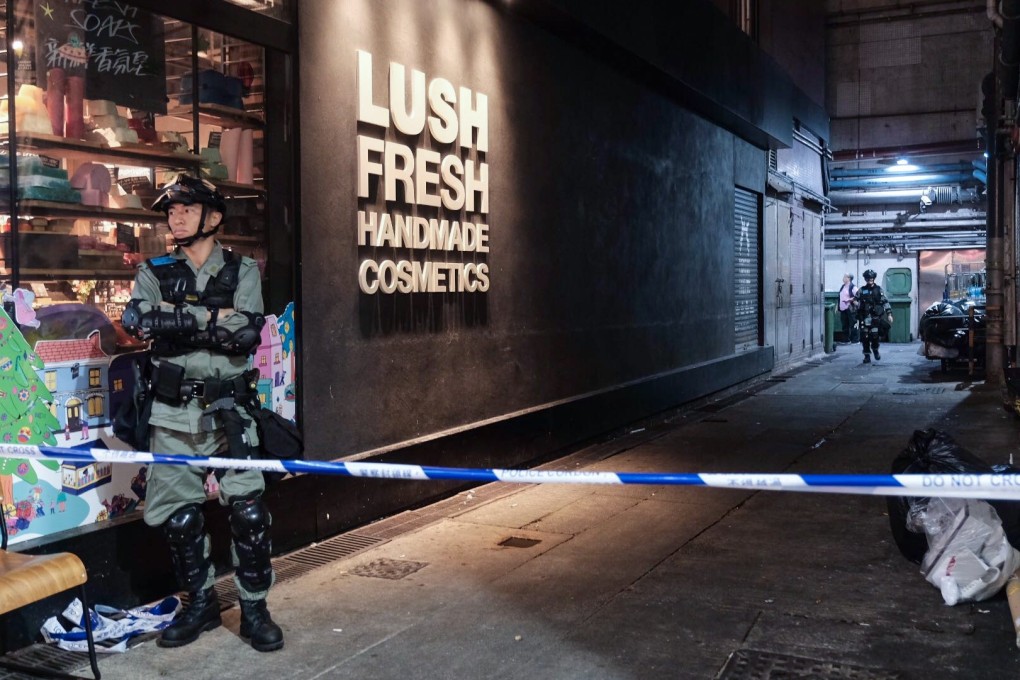 Police cordoned off the area after being called in to deal with the robbery. Photo: Sun Yeung