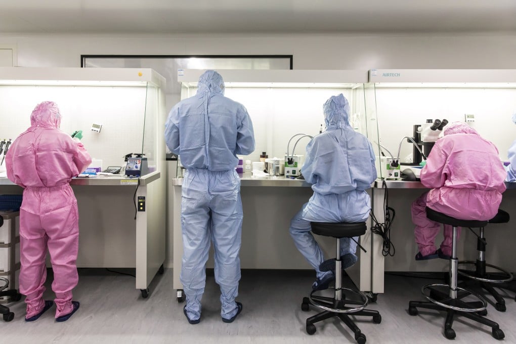 Review articles are putting Chinese researchers and academics on the scientific map. Photo: Bloomberg