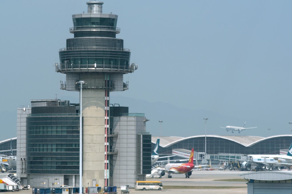 Air traffic control officers in Hong Kong were able to maintain direct voice communication with pilots at all times during a brief hitch on New Year’s Day. Photo: Fung Chang