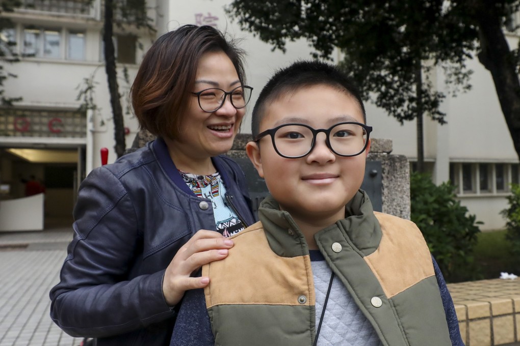 Against an increase of 1,400 secondary school aspirants over last year, only about 100 seats have been added to English-medium schools that are preferred more by parents. Phone: Xiaomei Chen