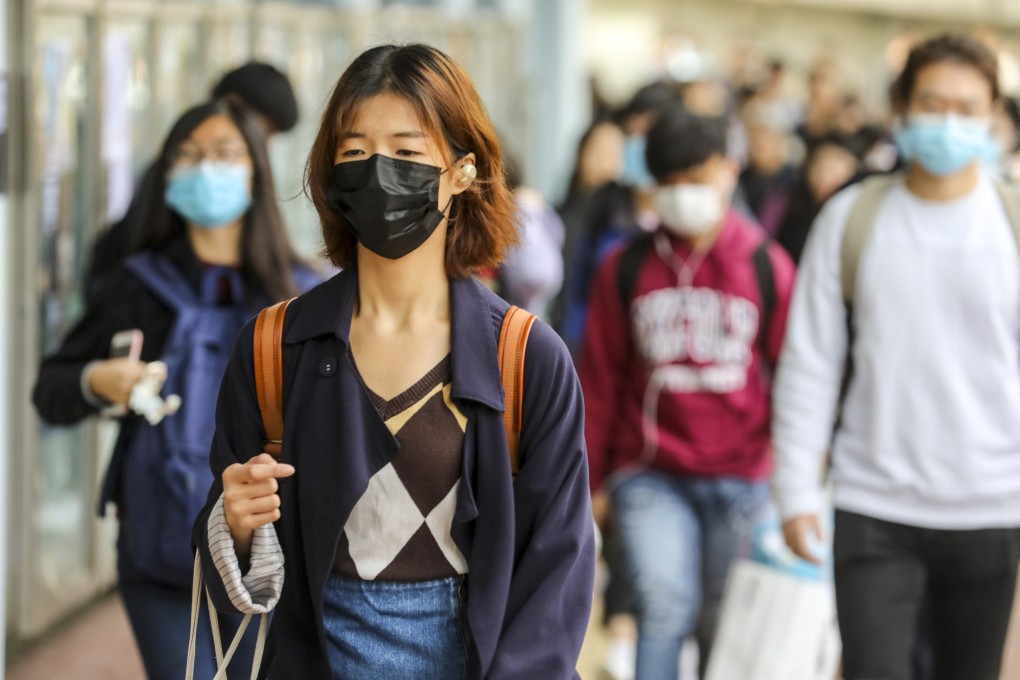 Students and staff at Chinese University embrace for the beginning of the second term wearing masks on Monday under the shadow of pneumonia fear. 06JAN20 SCMP/ Winson Wong