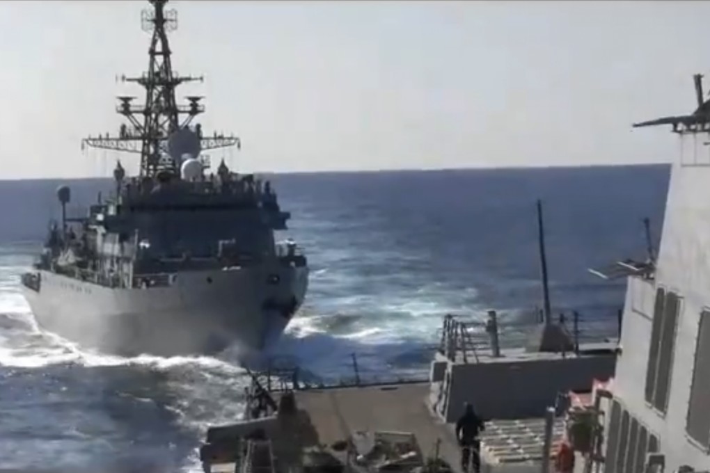 An image from the US 5th Fleet shows a Russian Navy ship approaching an American destroyer in the North Arabian Sea on Thursday. Photo: US 5th Fleet via AP