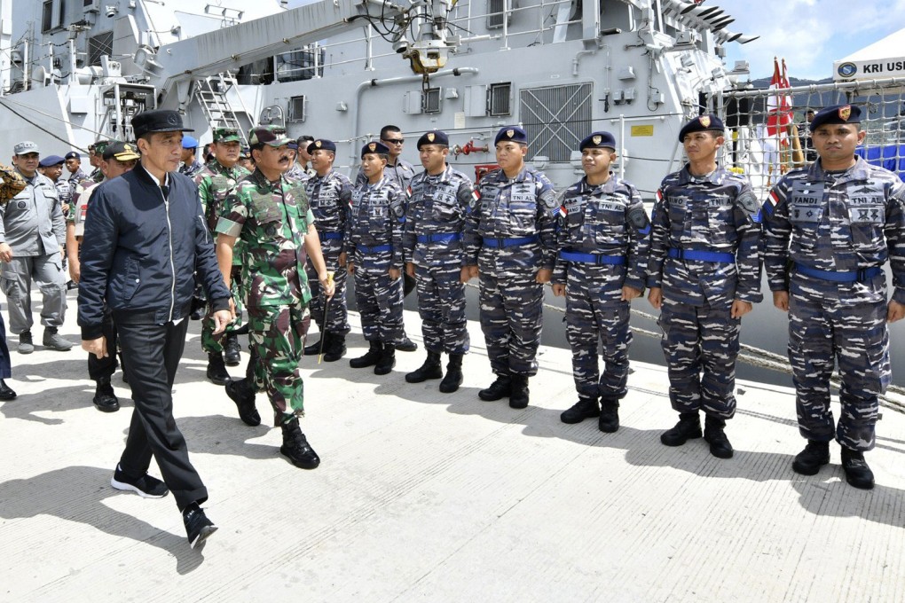 Widodo inspects troops in the Natunas. Photo: AP