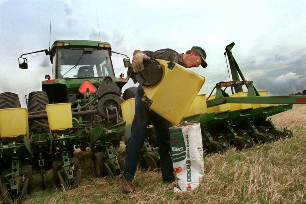 An American farmer tests seeds for Monsanto, an agricultural giant that guards its intellectual property with great secrecy, determination and, when necessary, aggressive lawsuits. Photo: Getty Images