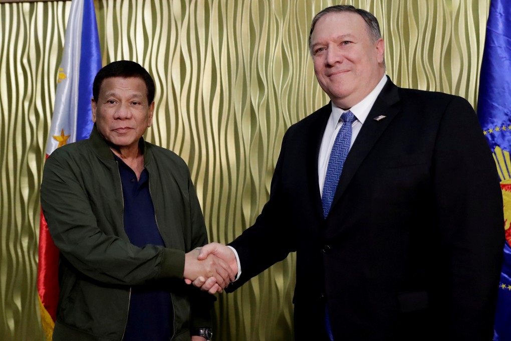 Philippine President Rodrigo Duterte and US Secretary of State Mike Pompeo pose for a photo at Villamor Air Base in Pasay City, Metro Manila, on February 28, 2019. Photo: Reuters