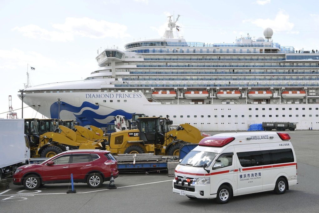 An ambulance leaves Yokohama Port on February 18, 2020. Photo: Kyodo