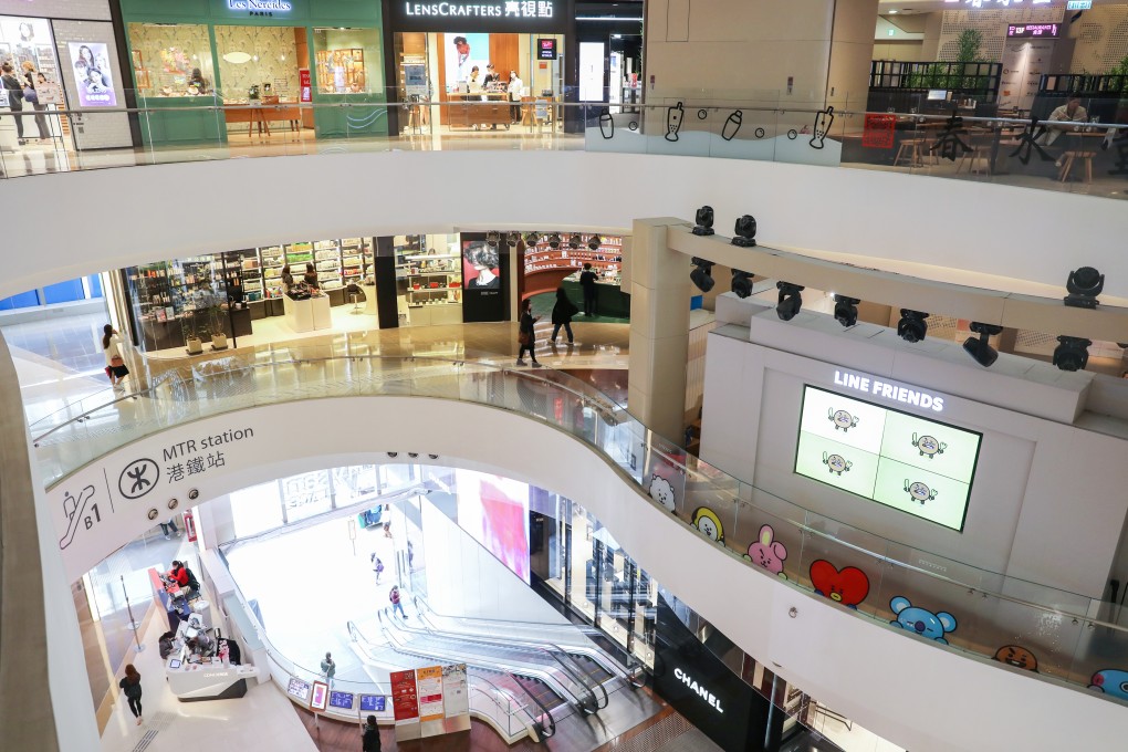 The usually crowded Hysan Place in Causeway Bay wears a deserted look as people stay away because of the coronavirus outbreak. Photo: Dickson Lee