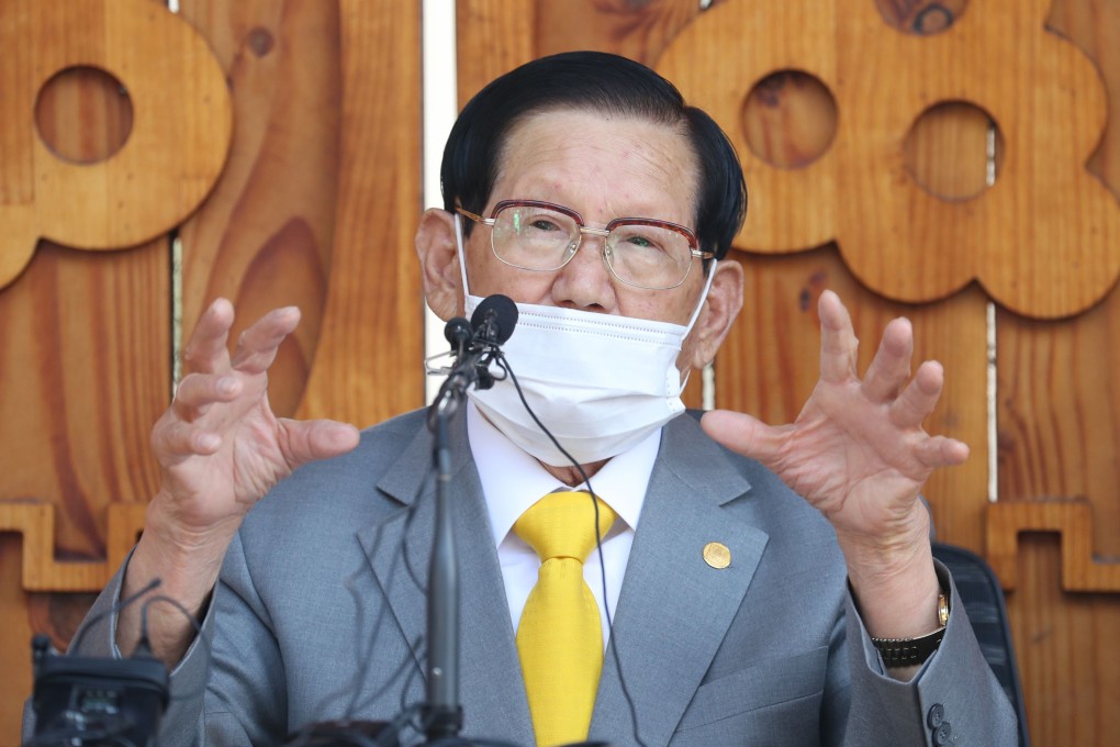 Lee Man-hee, leader of the Shincheonji Church of Jesus, speaks during a press conference in Gapyeong, South Korea. Photo: AFP