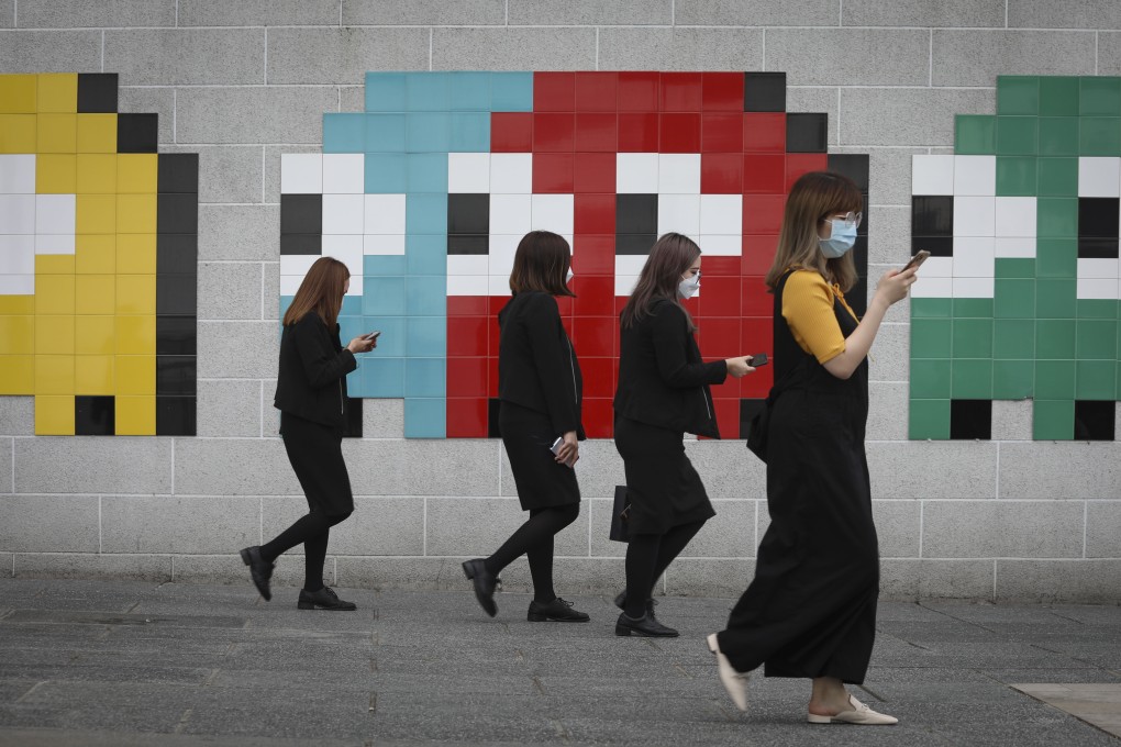 Phones can both hinder and help our state of mind during the coronavirus outbreak. Here are five apps that could bring greater peace of mind. Photo: James Wendlinger