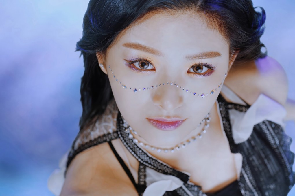 Yiren of Everglow is the K-pop girl group’s only Chinese member, and according to her label, the cutest.