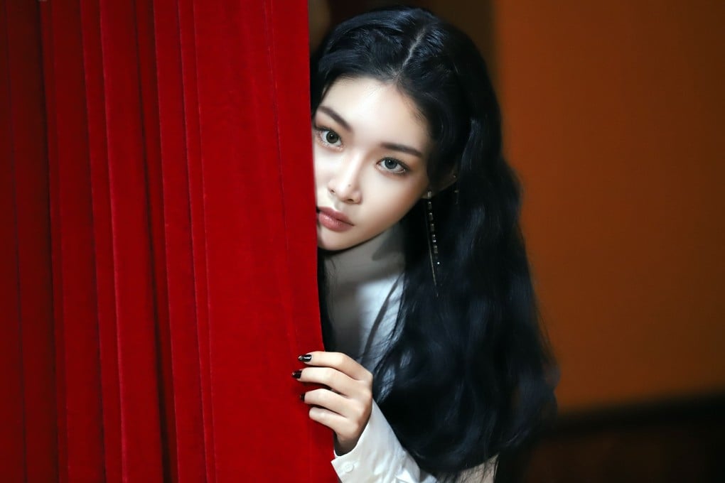 K-pop singer Chungha has signed an agreement with US talent agency ICM Partners, a move that signals her interest in breaking into the American entertainment industry.