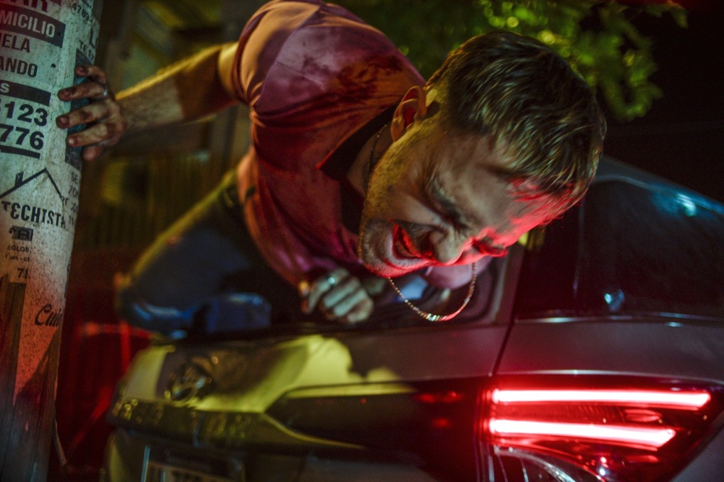 Peter Lanzani in a still from 4x4 (category IIB; Spanish), directed by Mariano Cohn and co-starring Dady Brieva.