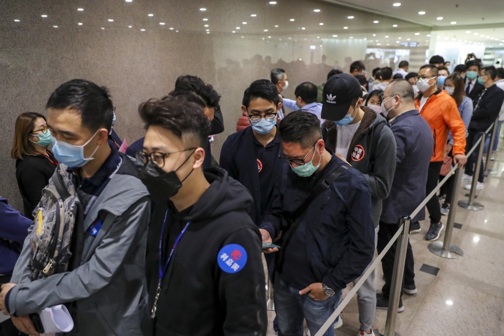 People lining up for Wheelock's Ocean Marini project in Tseung Kwan O on March 14. Photo: Edmond So