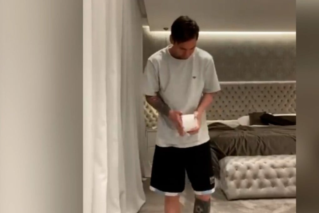 Barcelona’s Lionel Messi takes the ‘10-touch toilet paper challenge’ at his home. Photo: Instagram/@leomessi