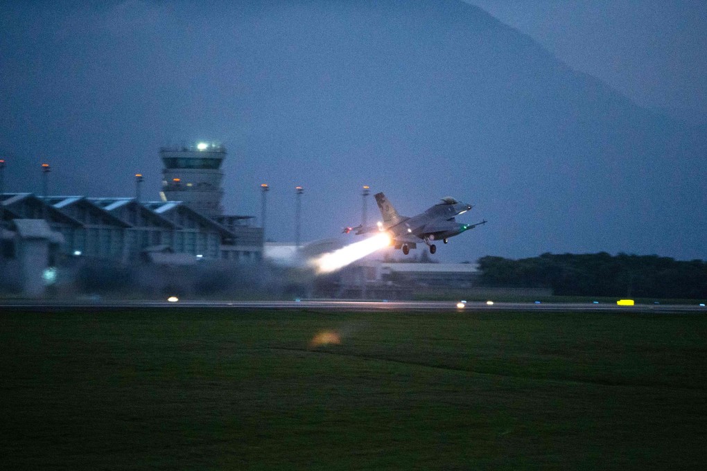 An F-16 fighter takes off from Hualien air base in eastern Taiwan. Photo: Military News Agency/ AFP