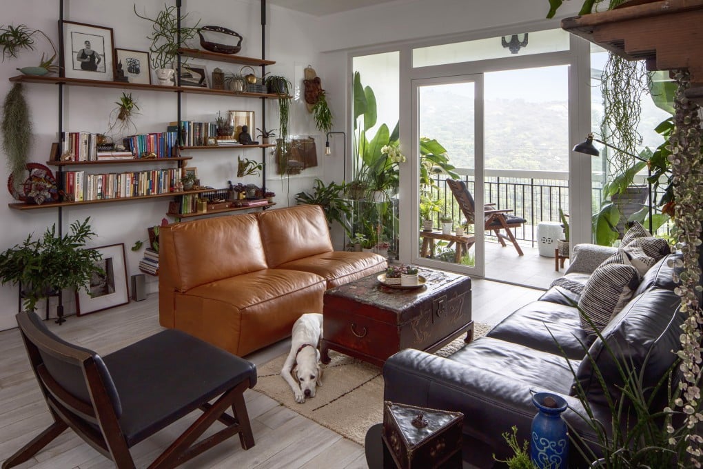 Yoga teacher Jen Kentrup’s plant-filled Chung Hom Kok flat, in Hong Kong. Photography: John Butlin. Styling: Flavia Markovits. Photo assistant: Timothy Tsang