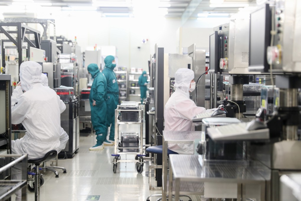 Workers at a semiconductor company in the Chinese city of Shanghai. Photo: Xinhua