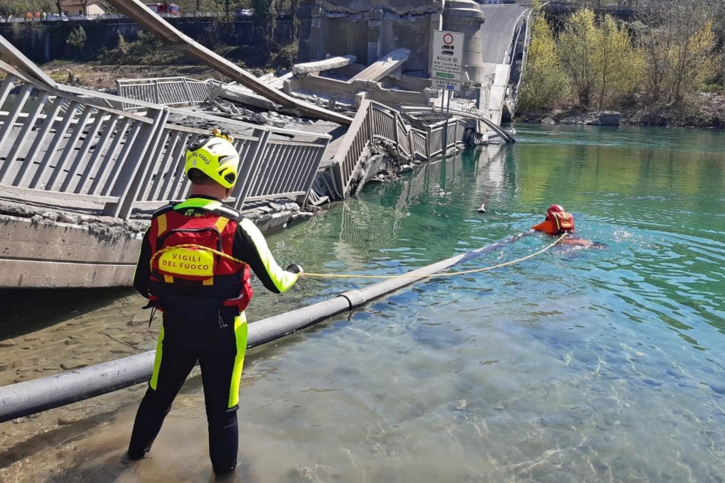 The collapsed bridge was on a provincial road between Santo Stefano Magra and Albiano in Tuscany, Italy. Photo: Vigili del Fuoco via EPA-EFE