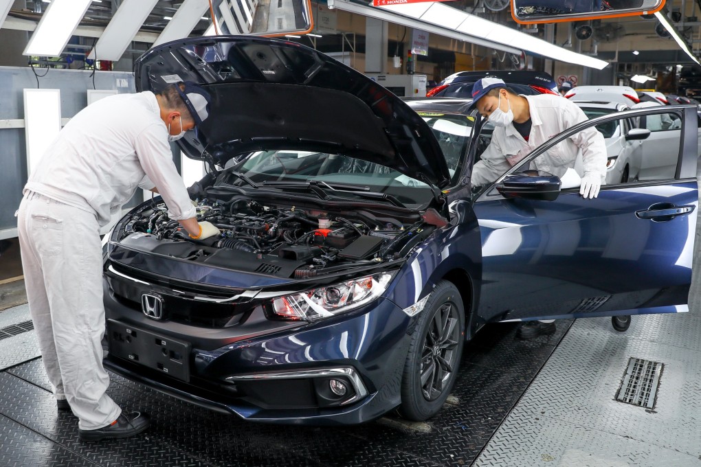 China’s March car sales fell 40.8 per cent from a year earlier to 1.08 million units, the China Passenger Car Association said on Thursday. Photo: DPA