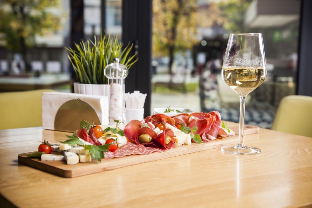 Rules are made to be broken. A sommelier suggests wine pairings based on molecular science. Photo: Shutterstock