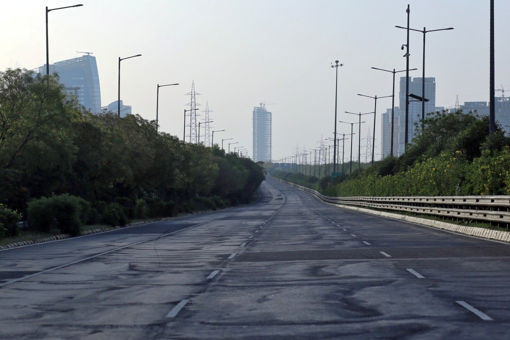 A deserted view of the Yamuna motorway that connects Delhi with Agra during a 21-day nationwide lockdown. Photo: Reuters