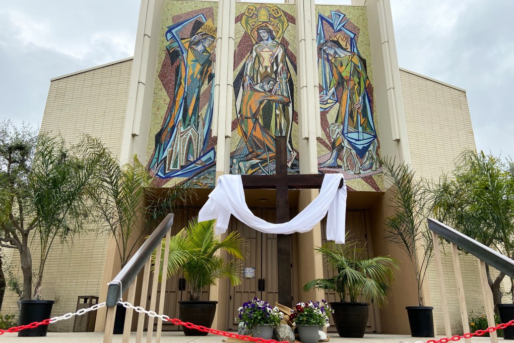 The front doors to a Catholic church are chained off on Easter Sunday, in Long Beach, California, US, April 12, 2020. Photo: Reuters