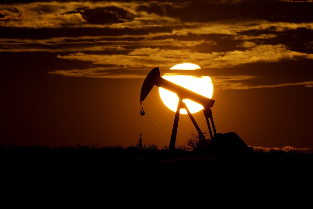 Demand for oil continues to fall due to the new coronavirus outbreak. Photo: AP