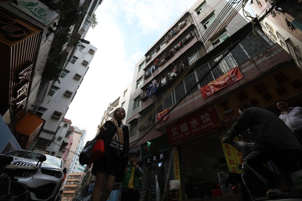 According to the official data, banks in Shenzhen granted 315.8 billion yuan (US$44.7 billion) worth of new yuan loans in the first quarter of 2020, an increase of 71.8 billion yuan from the same period last year. Photo: Edward Wong