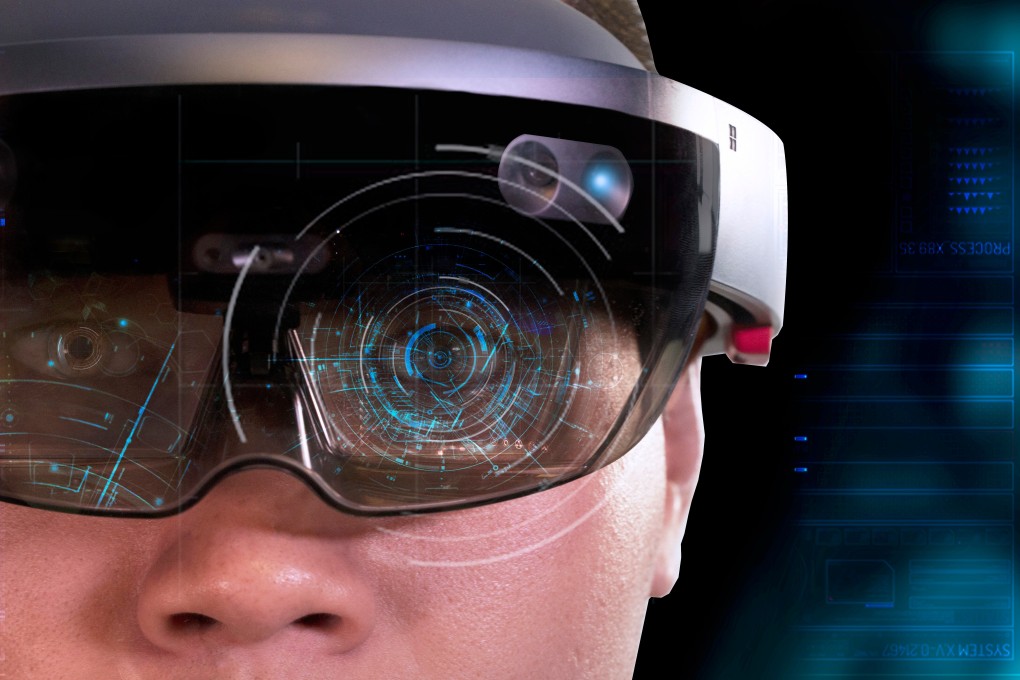 For illustration: young man with 3D virtual reality glasses. Photo: Shutterstock
