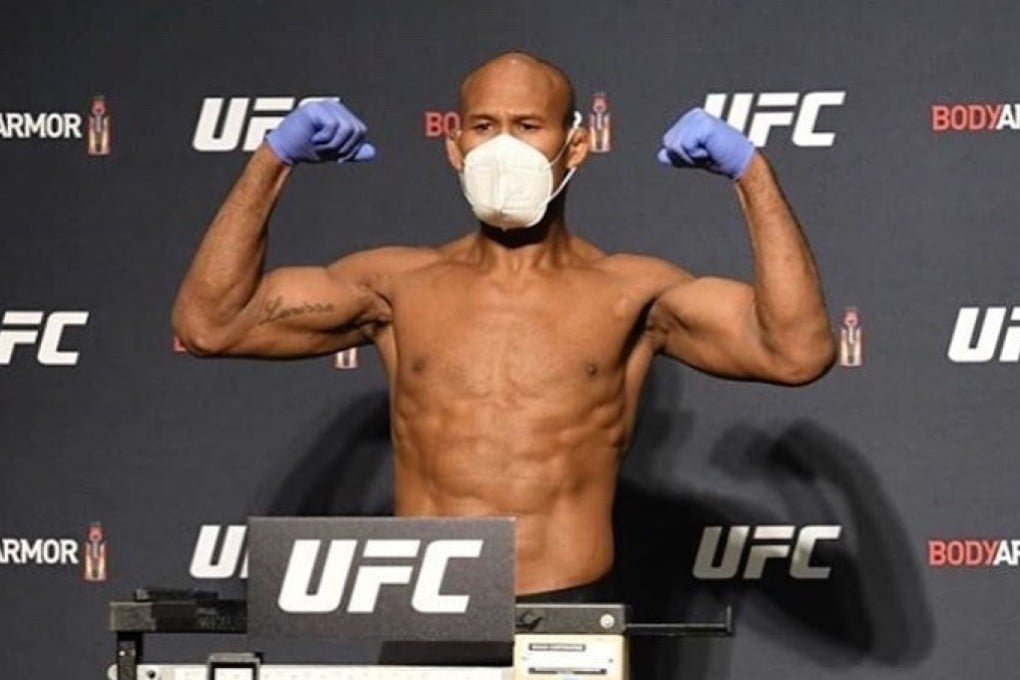 Ronaldo ‘Jacare’ Souza weighs in for his UFC 249 fight against Uriah Hall. Photo: Instagram/@ronaldojacare