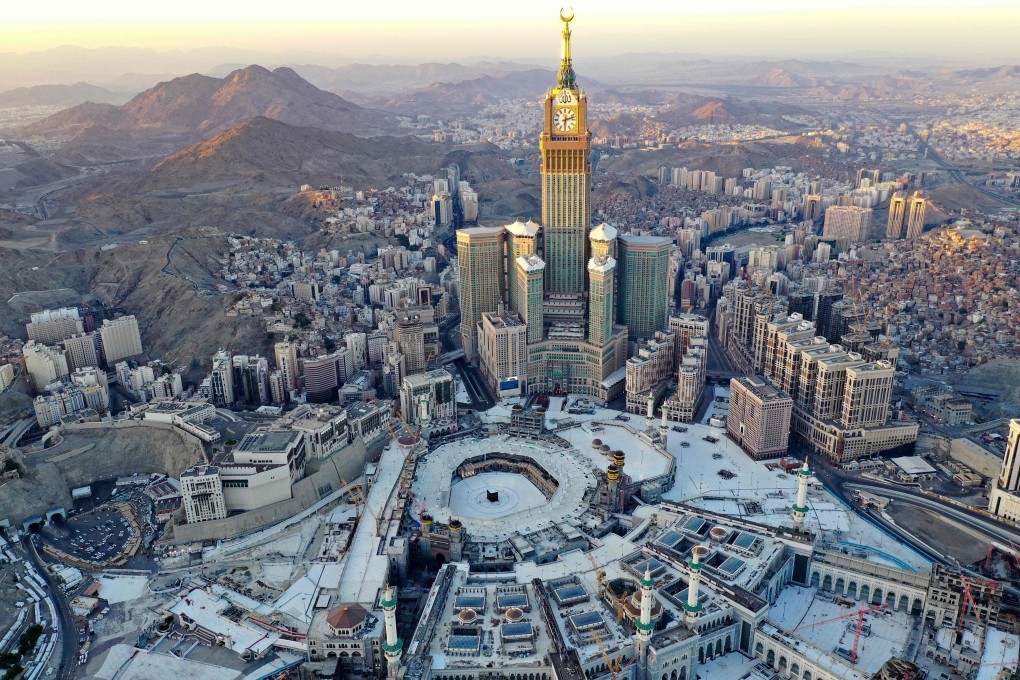 The Great Mosque and the Mecca Tower, deserted on the first day of the Muslim fasting month of Ramadan on April 24. Photo: AFP