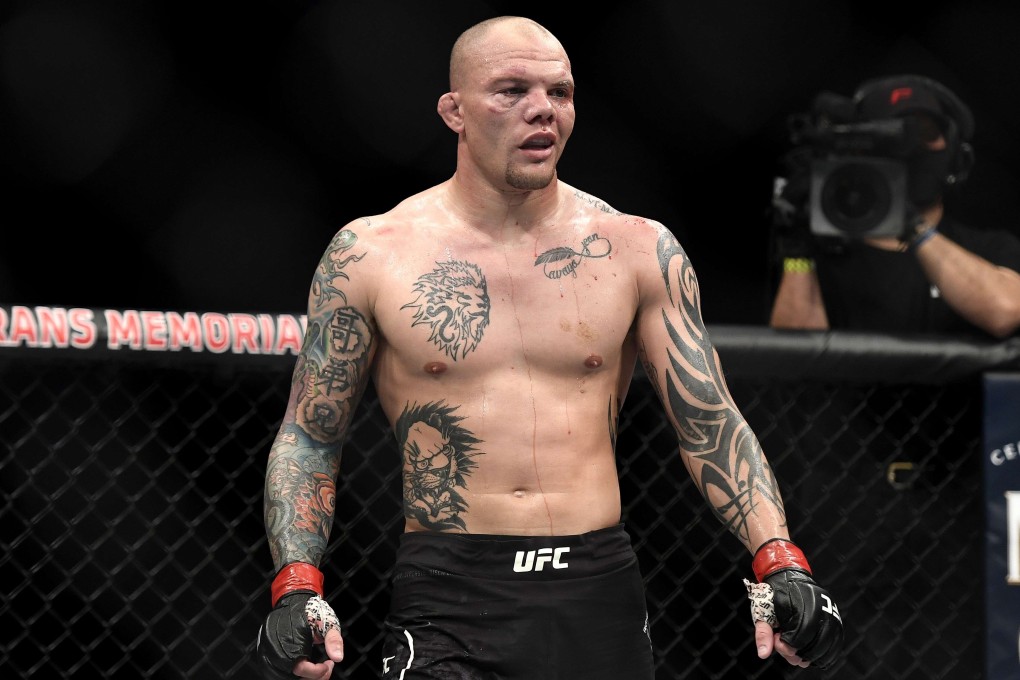 Anthony Smith looks on against Glover Teixeira at UFC Fight Night. Photo: AFP
