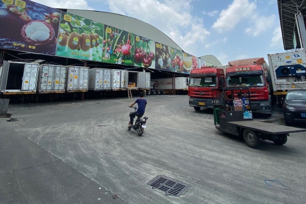 Jiangnan wholesale fruit and vegetable market in Guangzhou is China’s largest fruit market. Photo: He Huifeng
