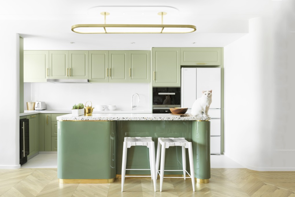 Inspired by the interiors of first-class cabins, JJ Acuna incorporated curves into this Hang Hau home’s design scheme. Photography: Adam Kuehl