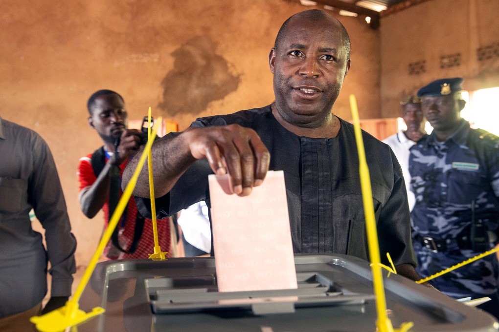 Evariste Ndayishimiye of the Burundi's ruling party casts his ballot at a polling centre in Gitega, Burundi on Wednesday. Photo: Reuters