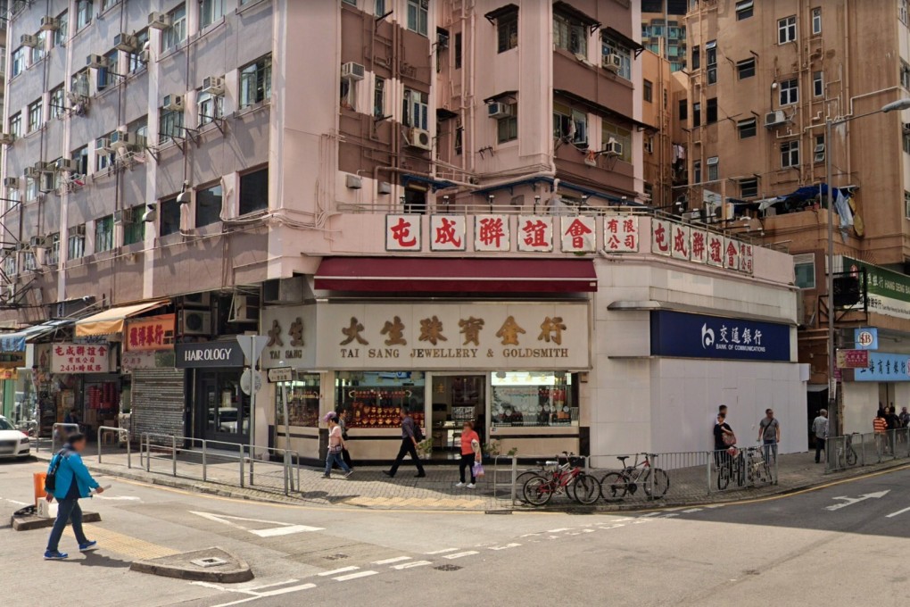 The Tai Sang Jewellery and Goldsmith shop in Tuen Mun was the site of a daring Tuesday morning smash-and-grab robbery. Photo: Google Map