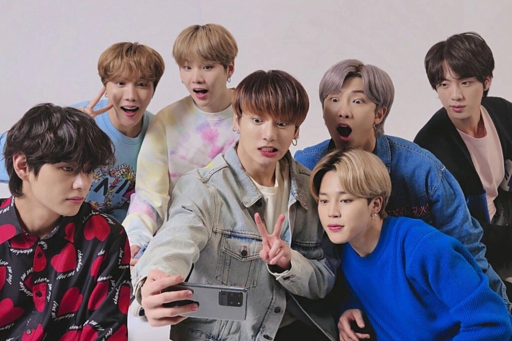 The group, sponsored by Samsung, tweeted a message to fans from an iPhone before deleting the post and re-sharing it from an Android device.