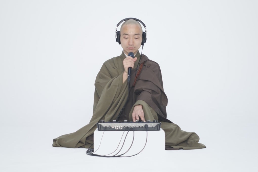 Beatboxing Buddhist monk Yogetsu Akasaka with his loop machine.