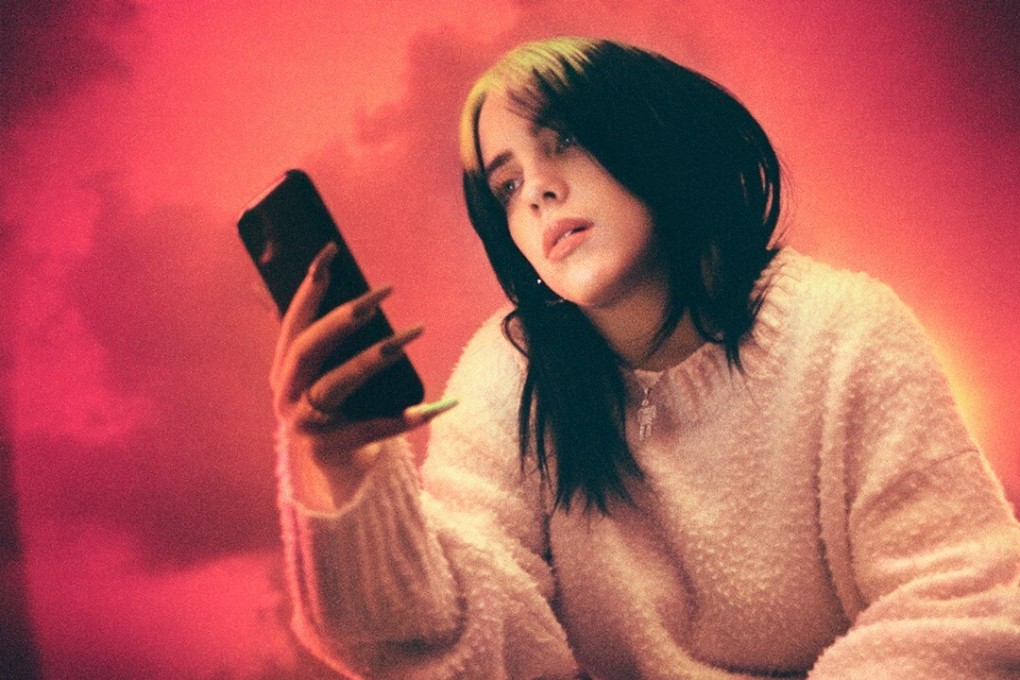 Pop star Billie Eilish has angered Chinese internet users with an Instagram post in which she shared tweets about the Hong Kong protests.