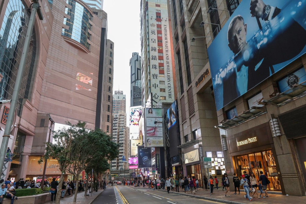 Annual rent on Russell Street dropped to US$2,000 per square foot in the first quarter of this year, a third lower than its highest level recorded in 2013. Photo: Dickson Lee