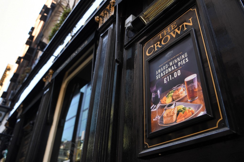 A closed pub seen in London on June 23. Photo: EPA