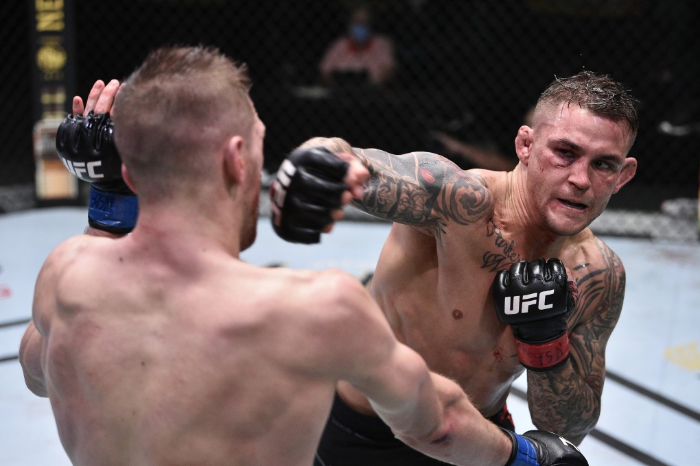 Dustin Poirier throws a punch at Dan Hooker during UFC Fight Night at the UFC APEX. Photos: USA Today